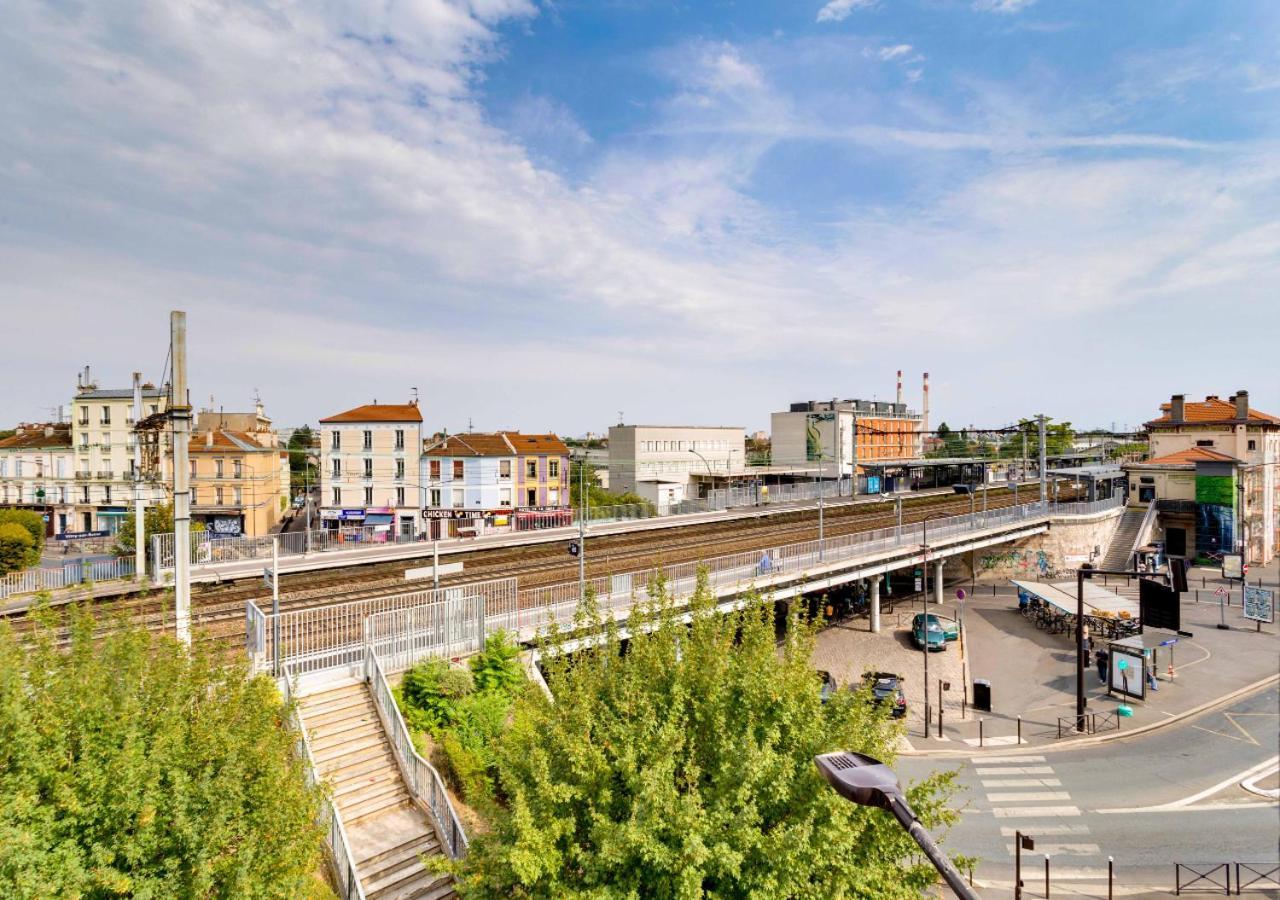 Au PIED de la GARE aux PORTES de PARIS Vitry-sur-Seine Extérieur photo